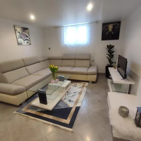 100m2, Independant Dans Notre Maison
