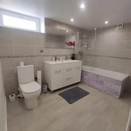 100m2, Independant Dans Notre Maison Lägenhet *