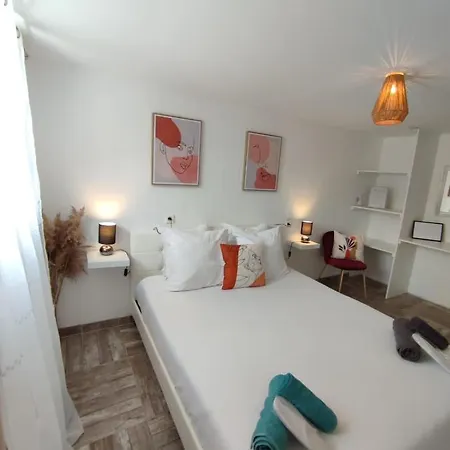 100m2, Independant Dans Notre Maison Lägenhet