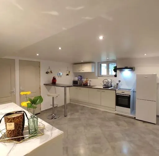 Apartment 100m2, Independant Dans Notre Maison Garennes-sur-Eure